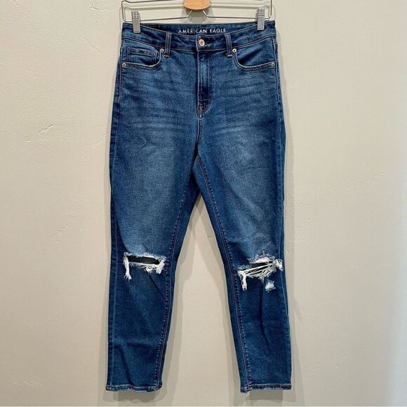American Eagle Distressed Mom Jeans - Size: 4 Regular - Picture 8 of 9